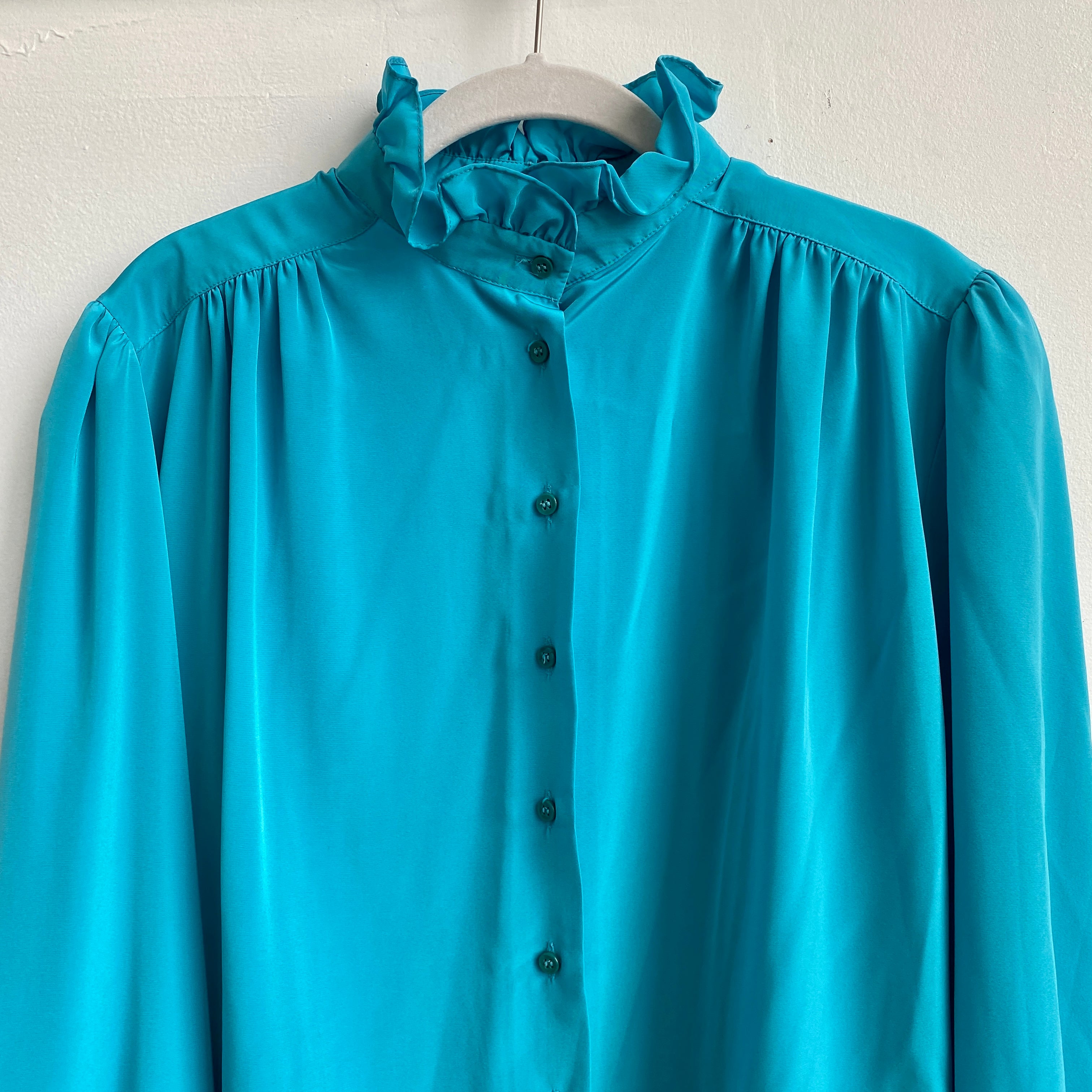 Vintage ruffle collar blouse
