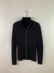 Ribbed button up top