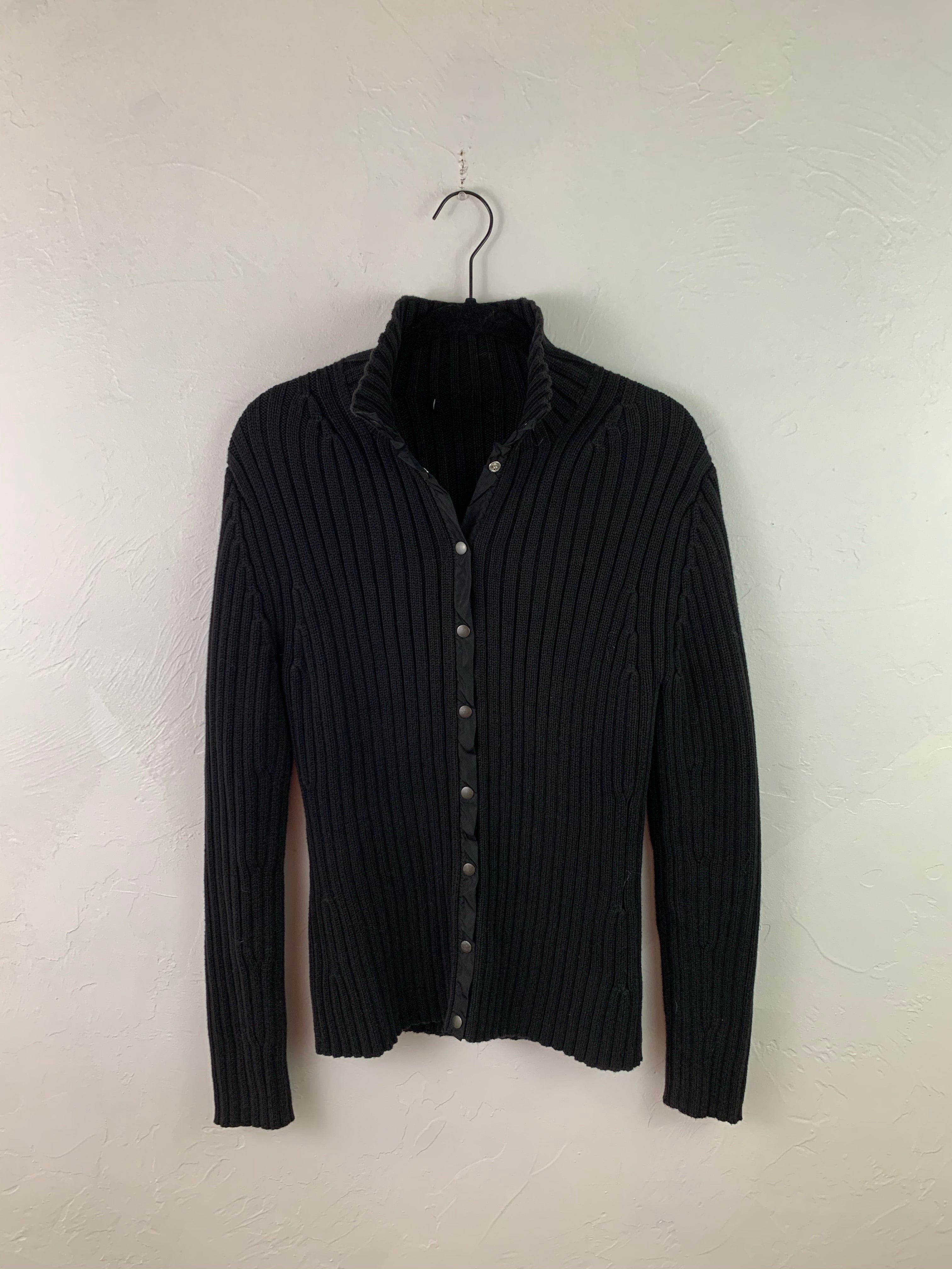 Ribbed button up top