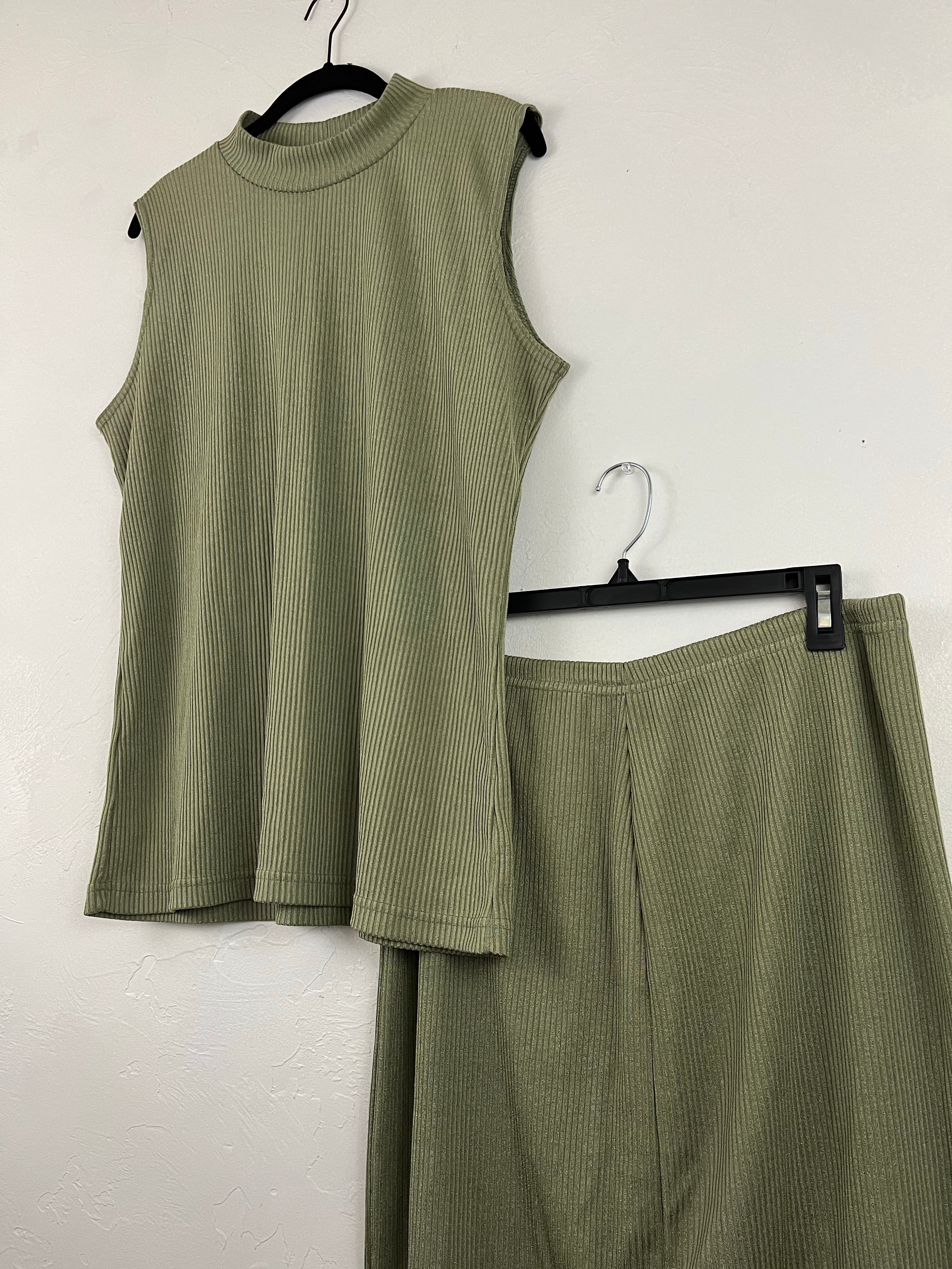Olive ribbed set