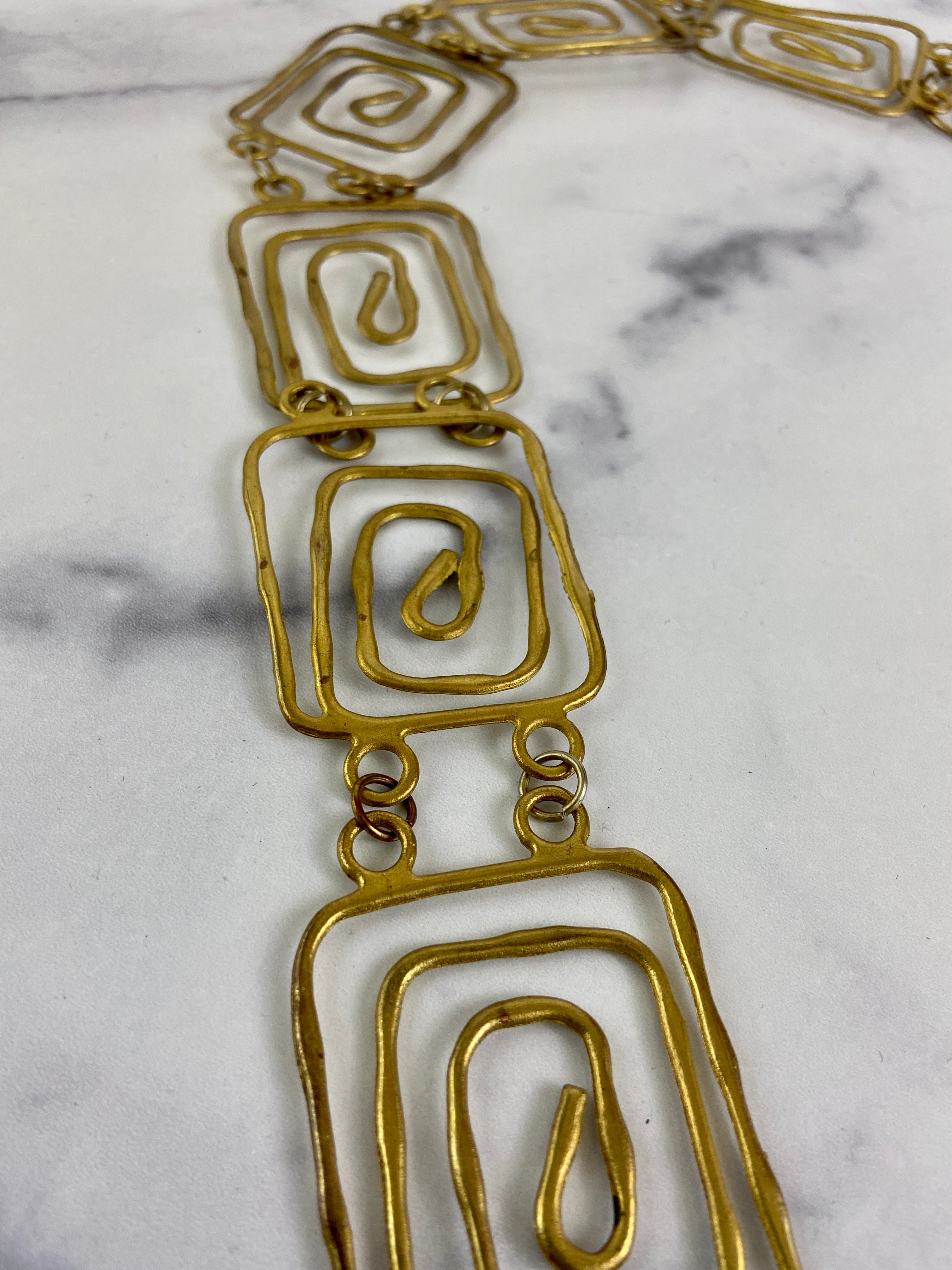 Groovy Gold Metal Chain Belt