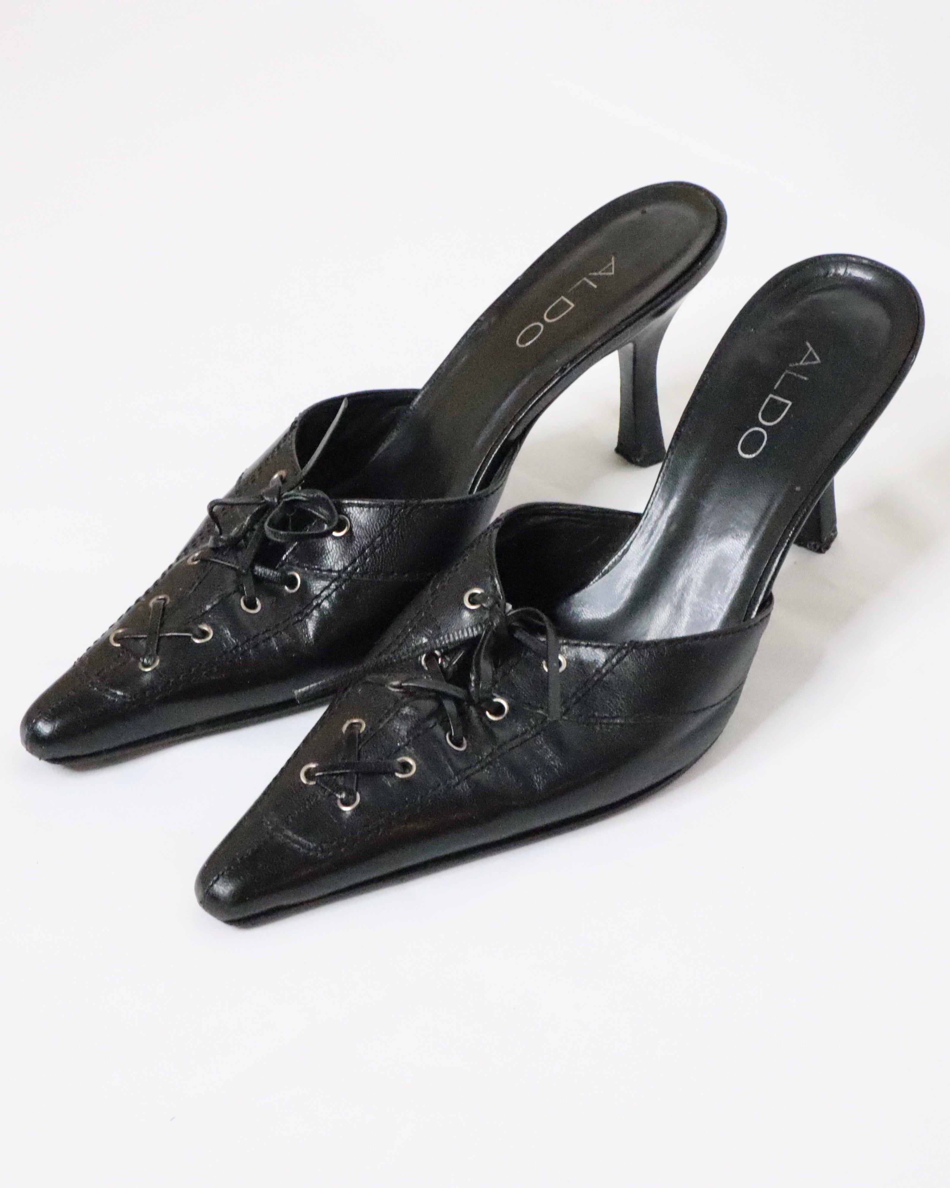 Pointed Toe Kitten Heels (6.5 US/37 EU)