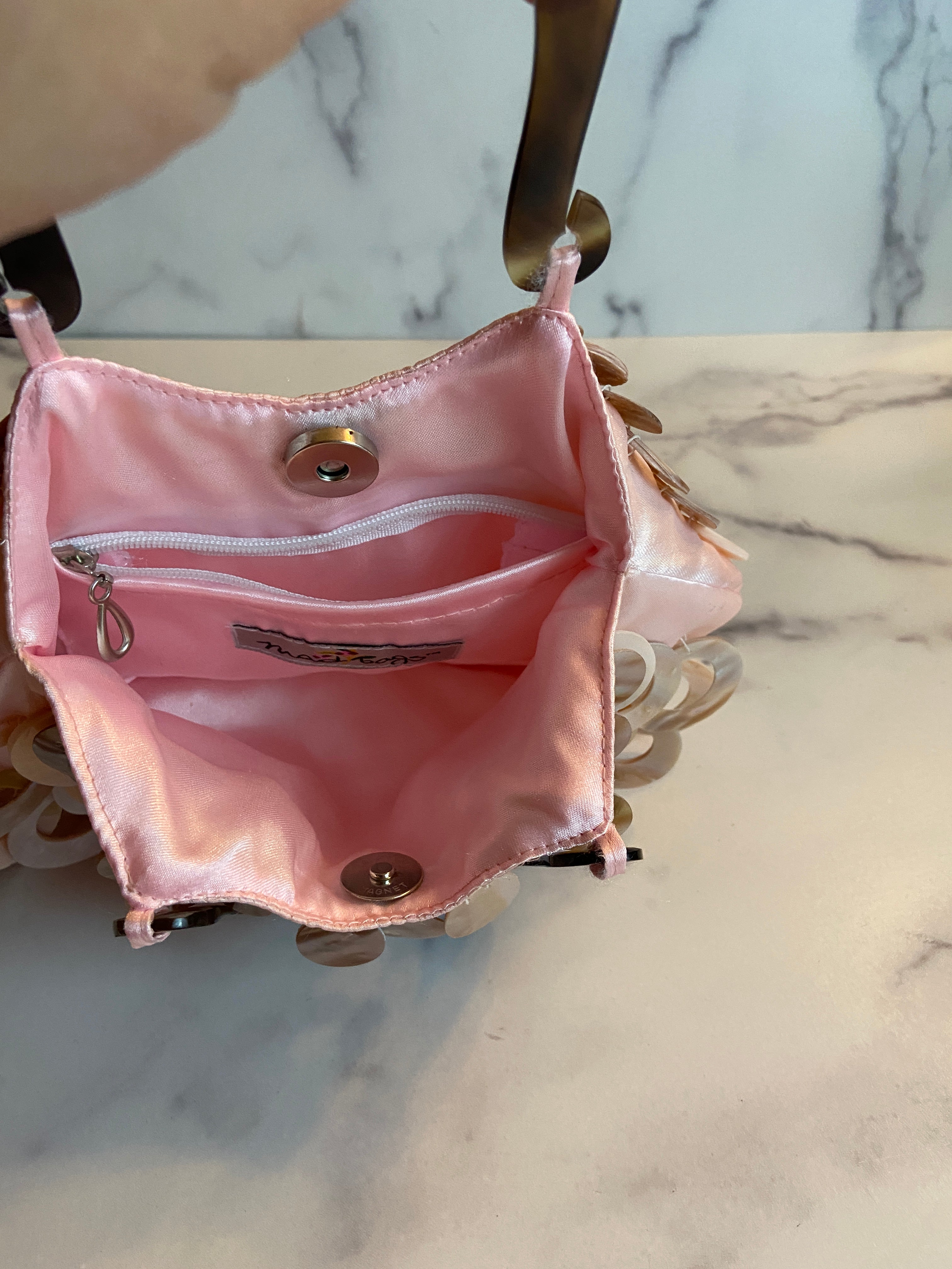 Cute pinky purse