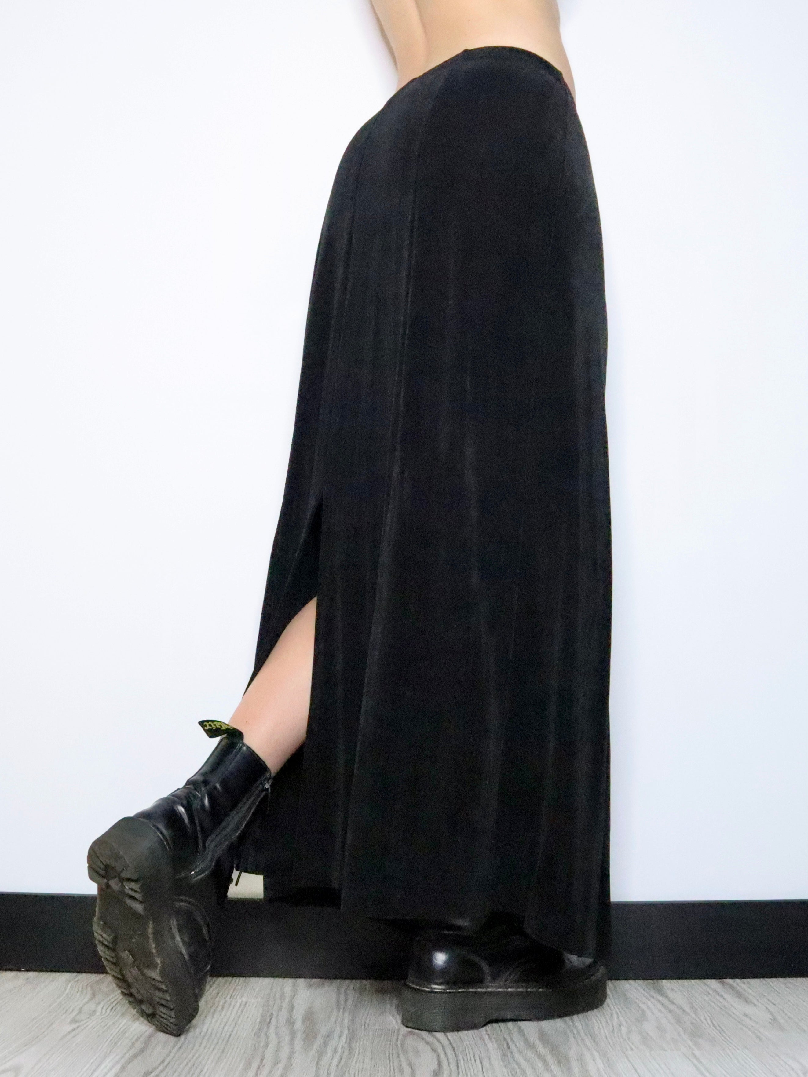 Slinky Black Maxi Skirt (Medium) 