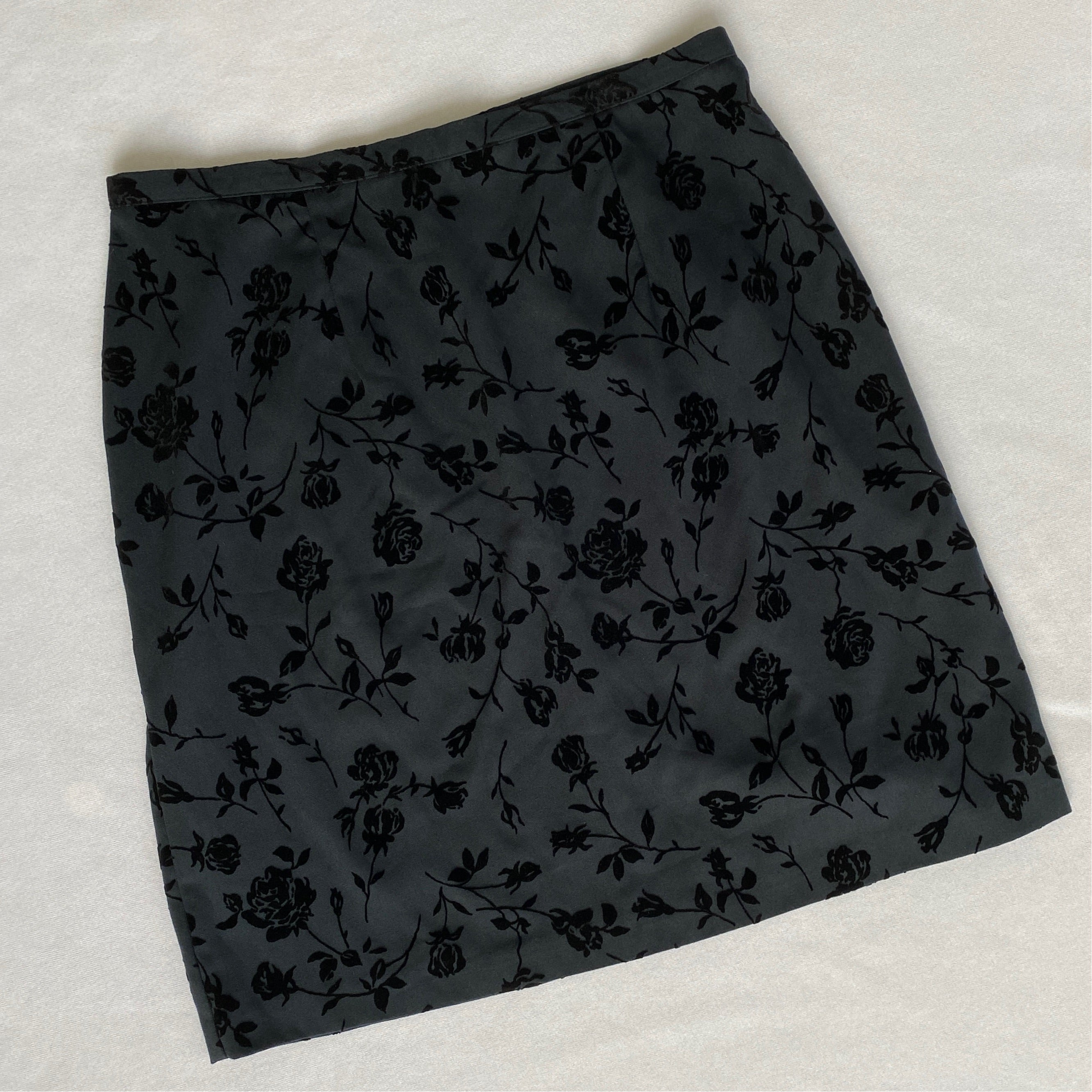 Velvet floral mini skirt