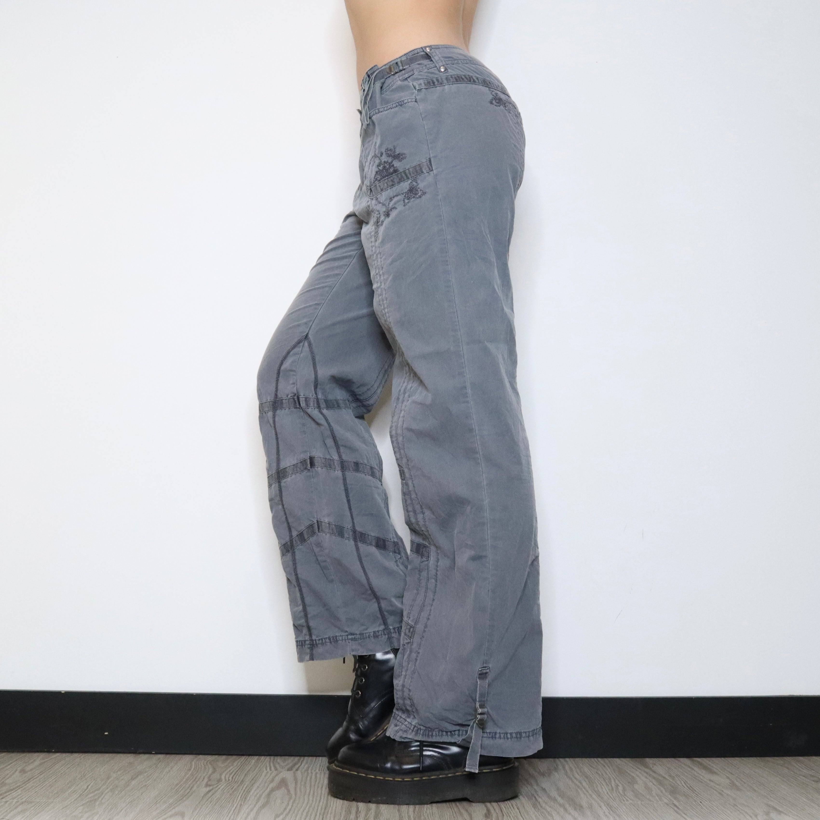 Baggy Gray Cargo Pants (Medium) 