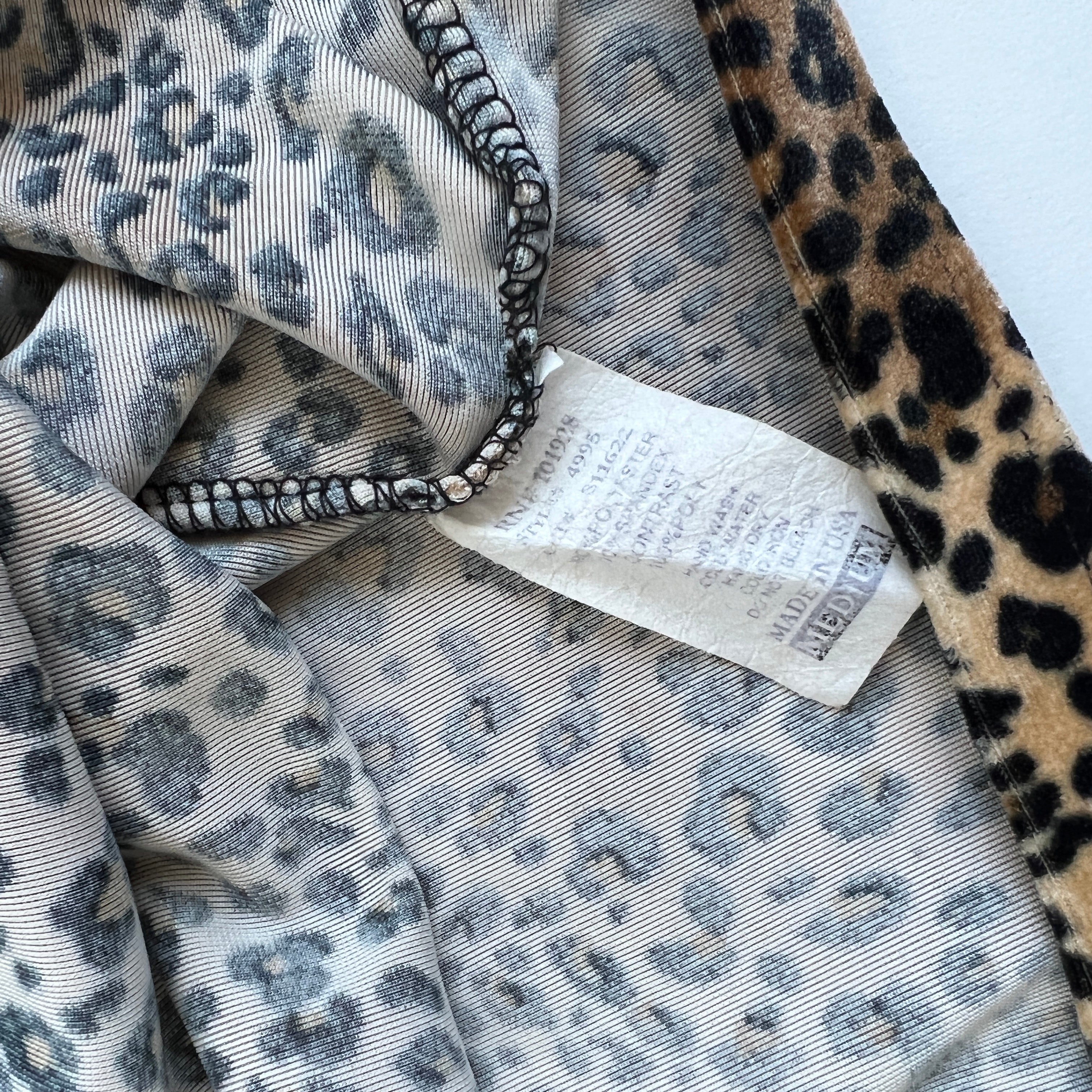 90s leopard velvet bell sleeve