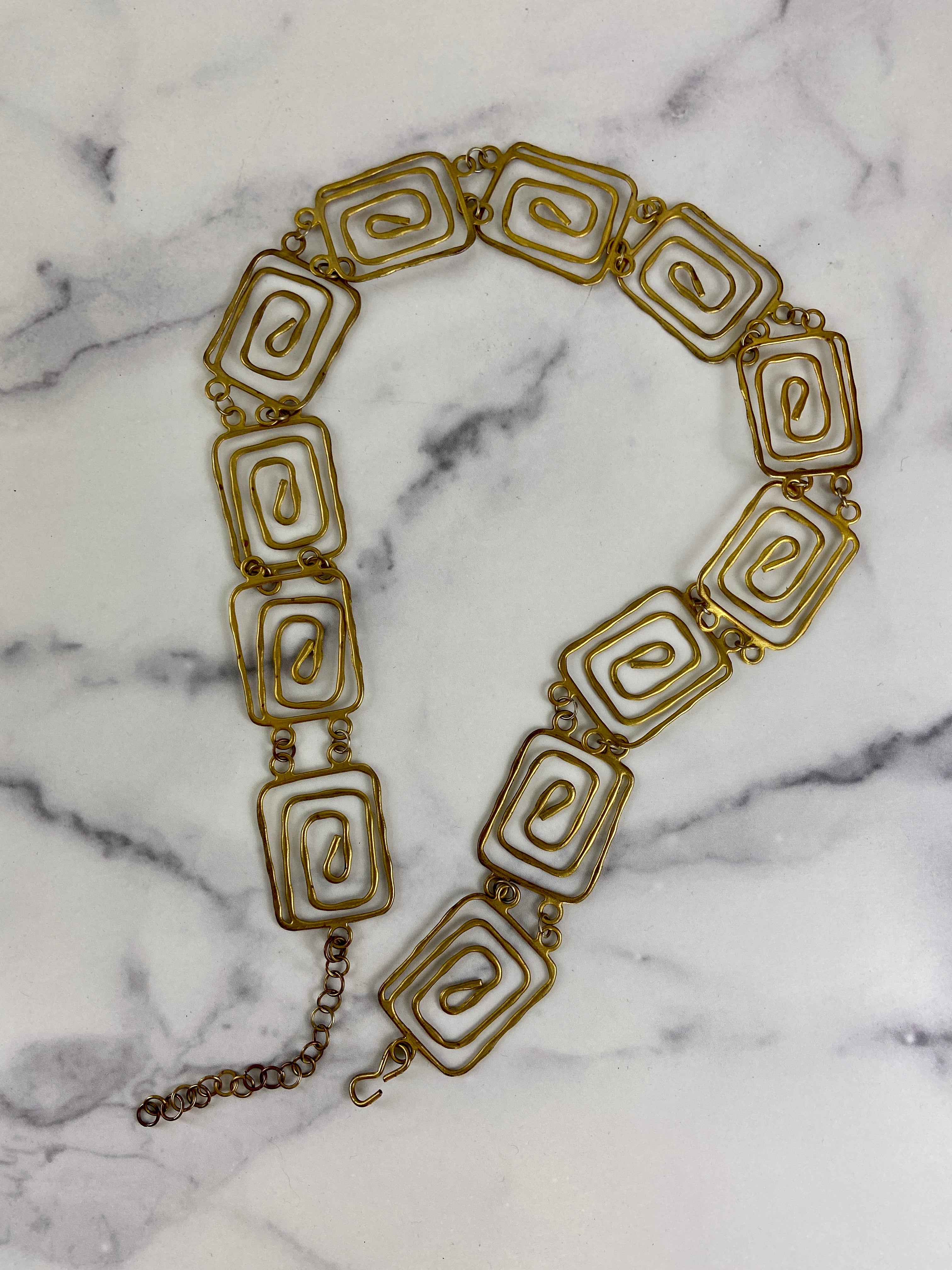 Groovy Gold Metal Chain Belt