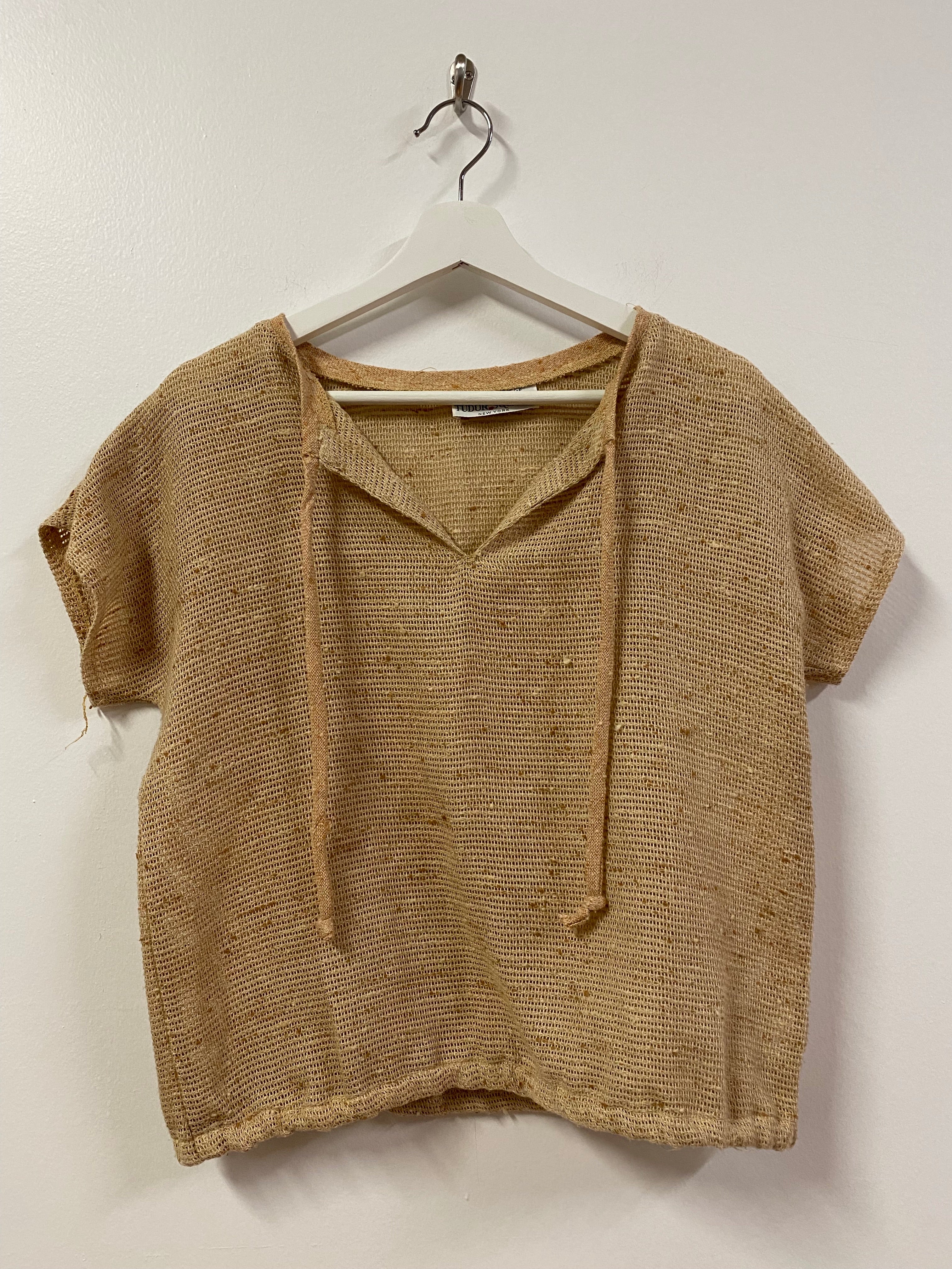 Speckled mesh top