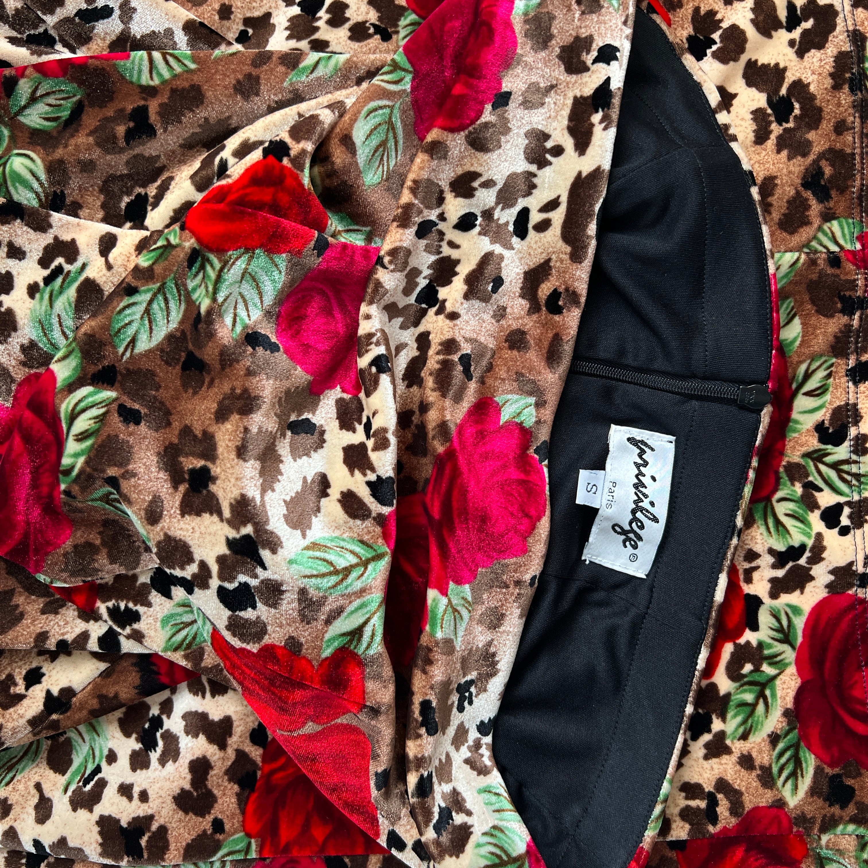 90s velvet dress Holy Thrift 90s velvet dress Holy Thrift