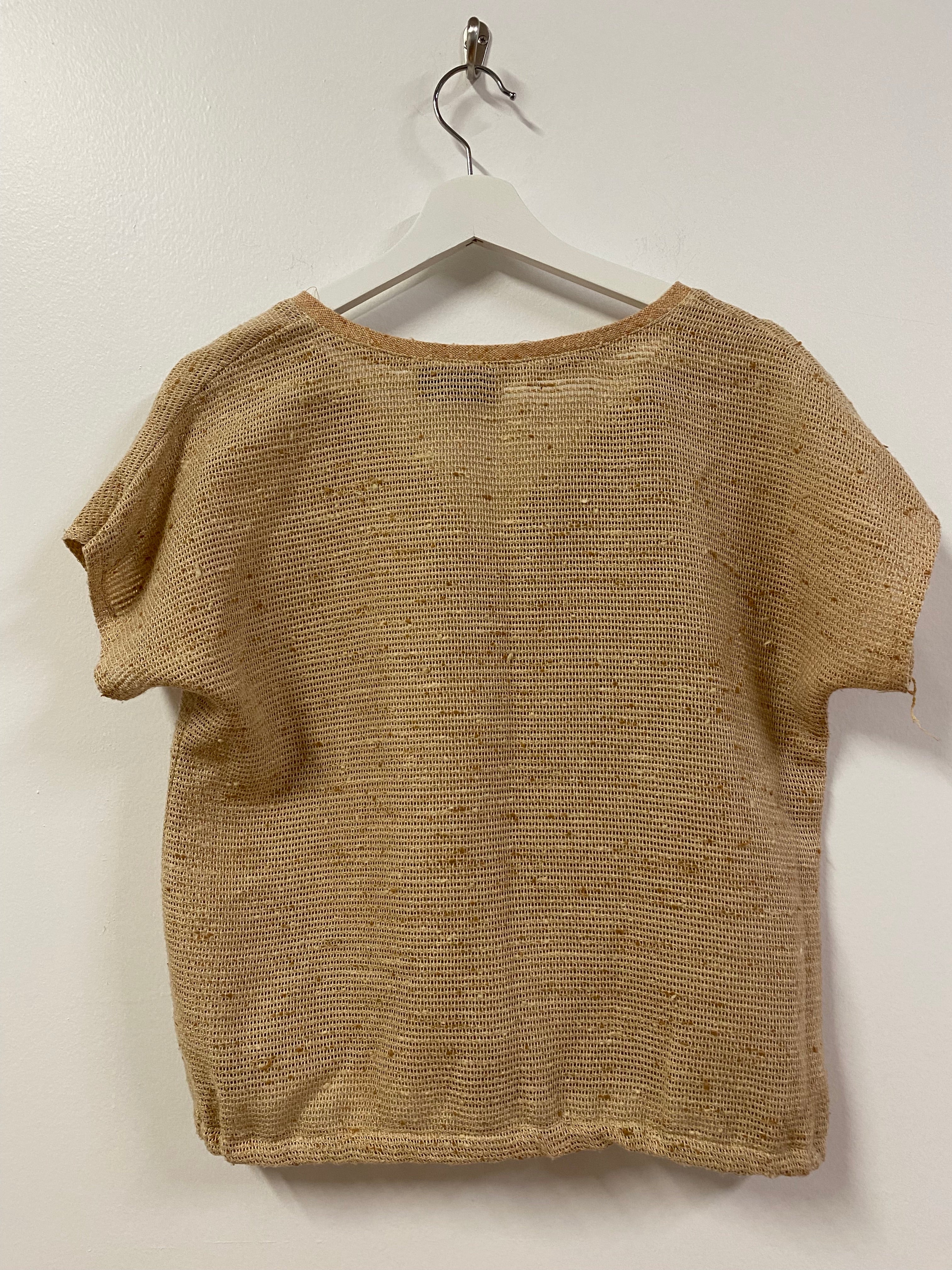 Speckled mesh top
