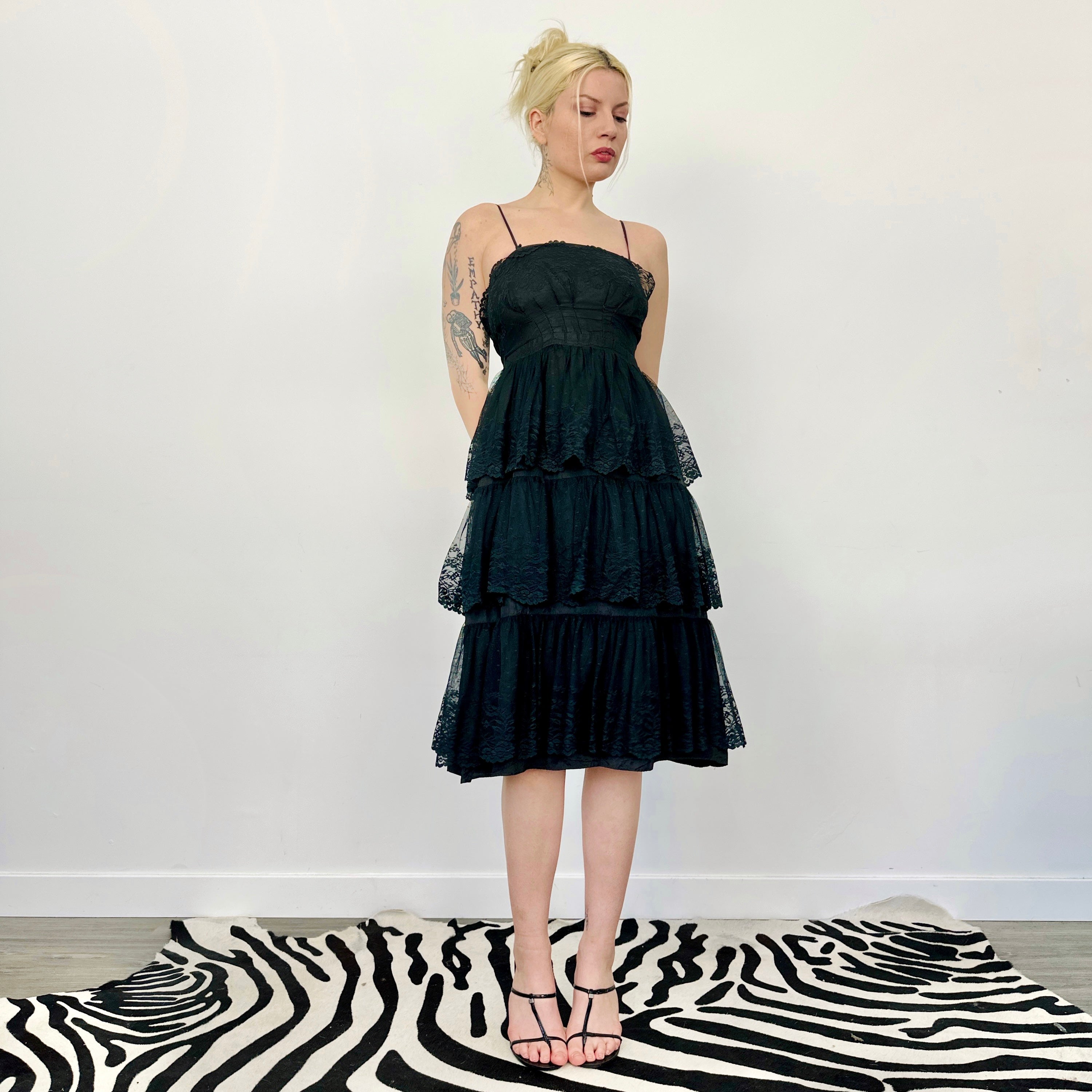 Vintage Victorian Style Ruffle Dress (XS)