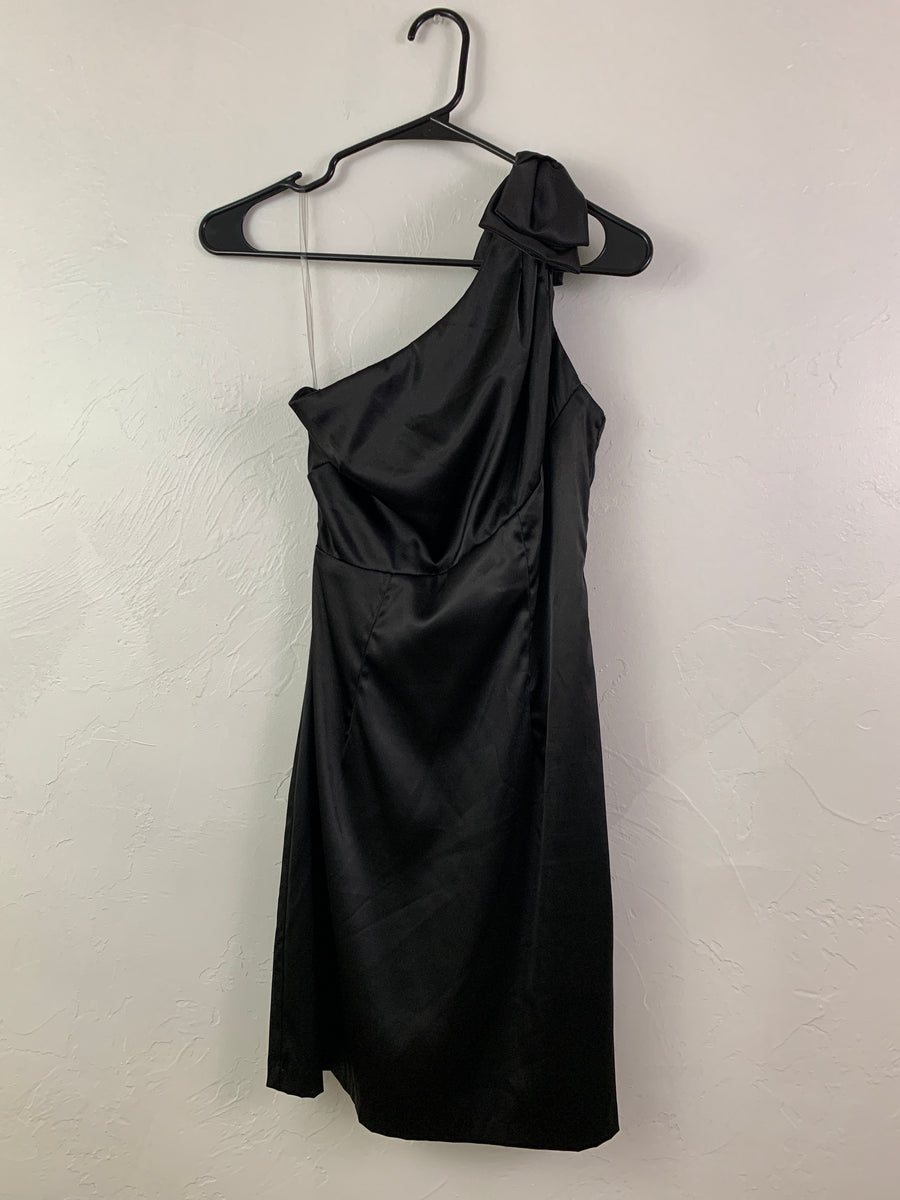 Black silk mini