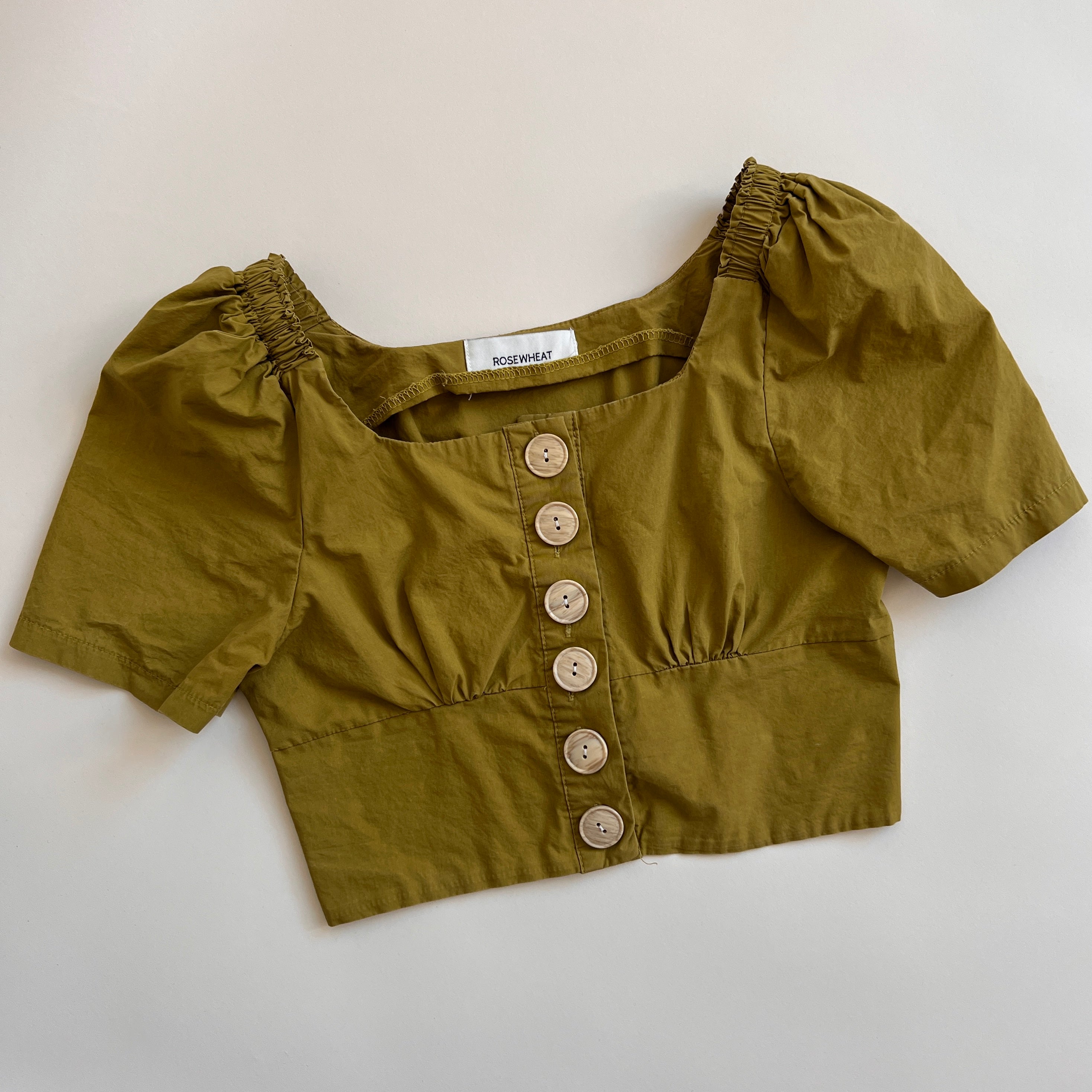 Olive button up crop M