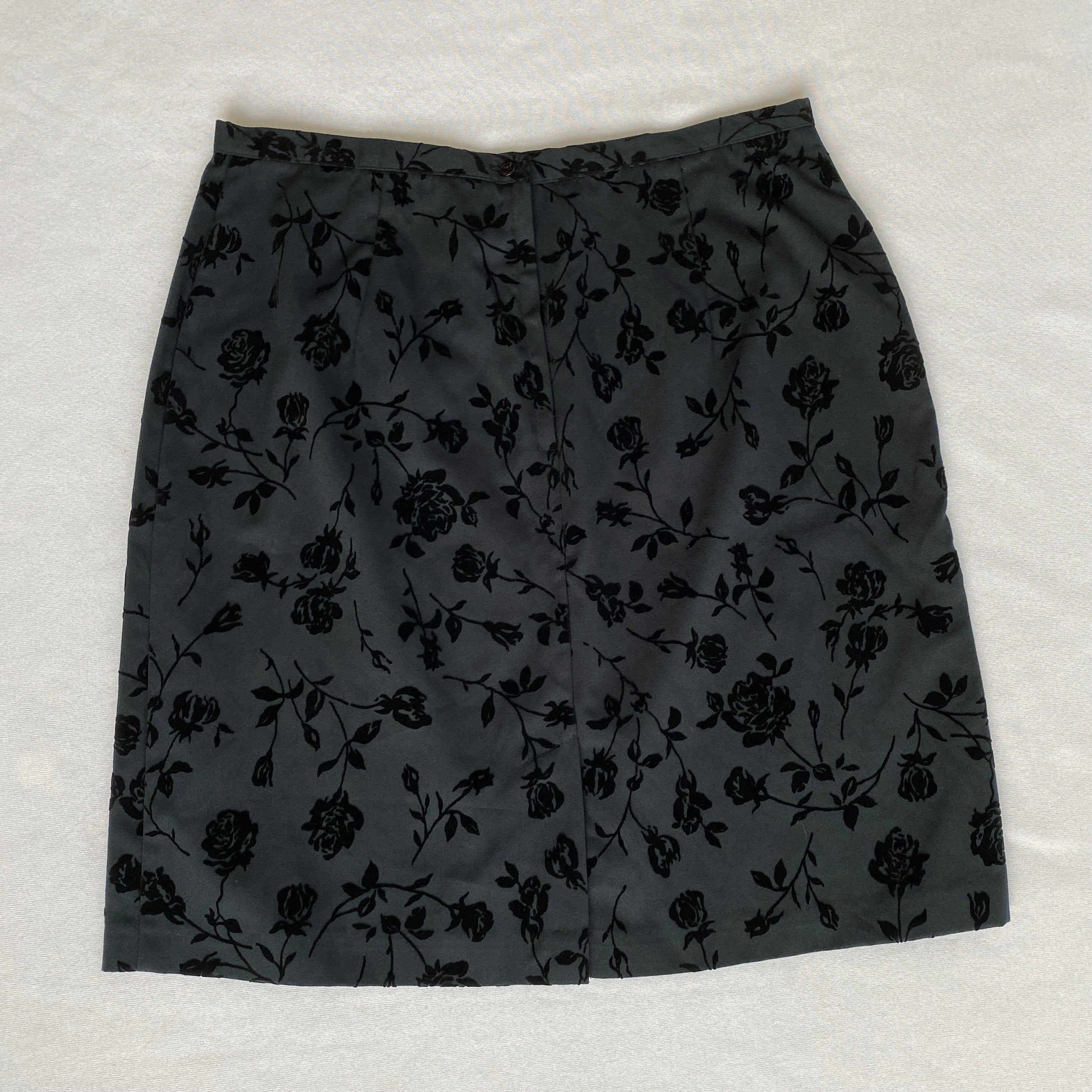 Velvet floral mini skirt