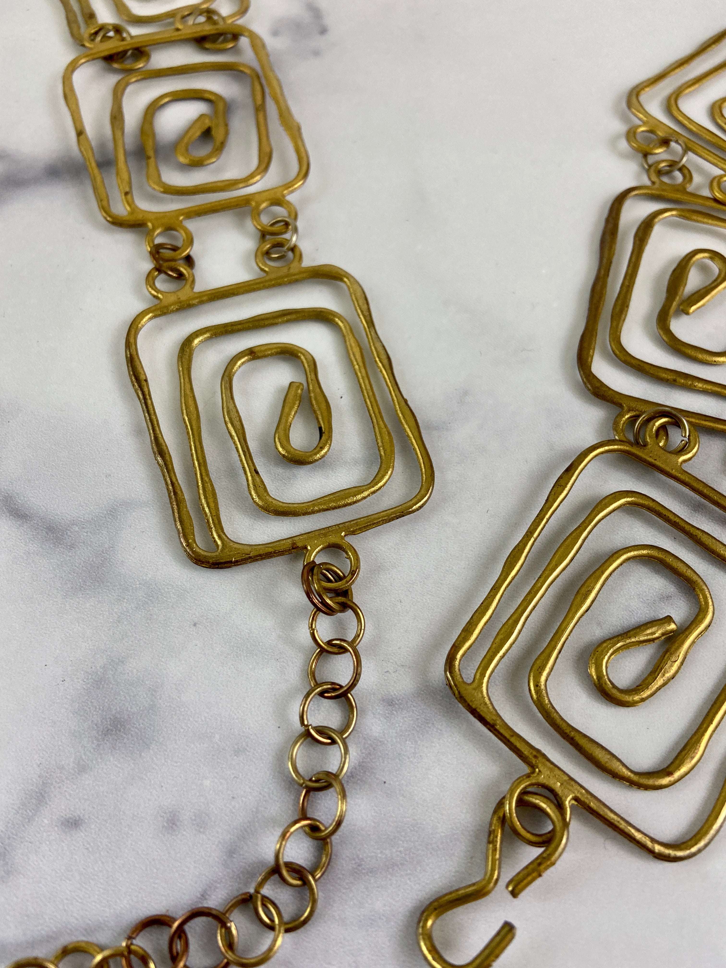 Groovy Gold Metal Chain Belt