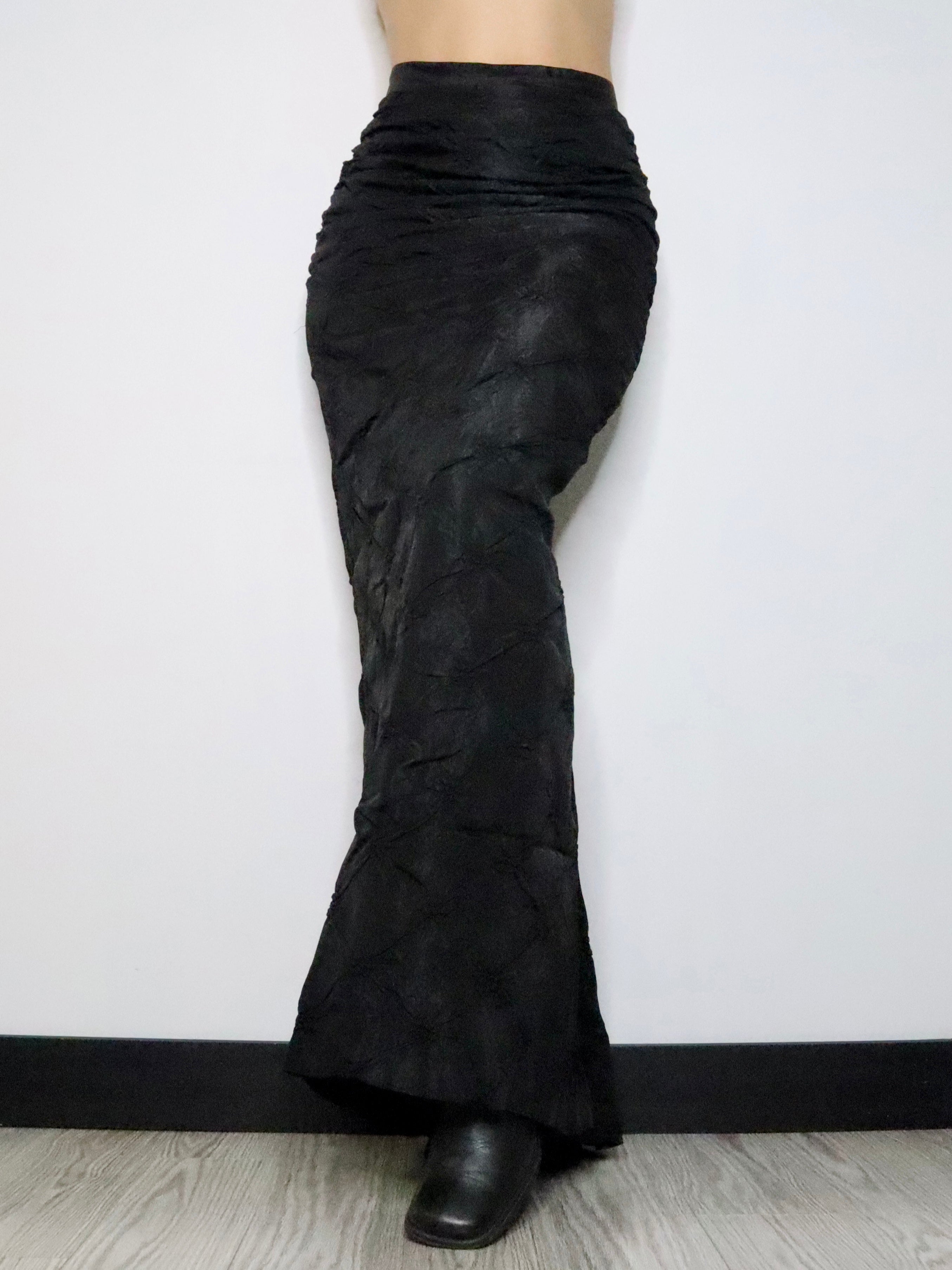 Textured Black Maxi Skirt (Small) 