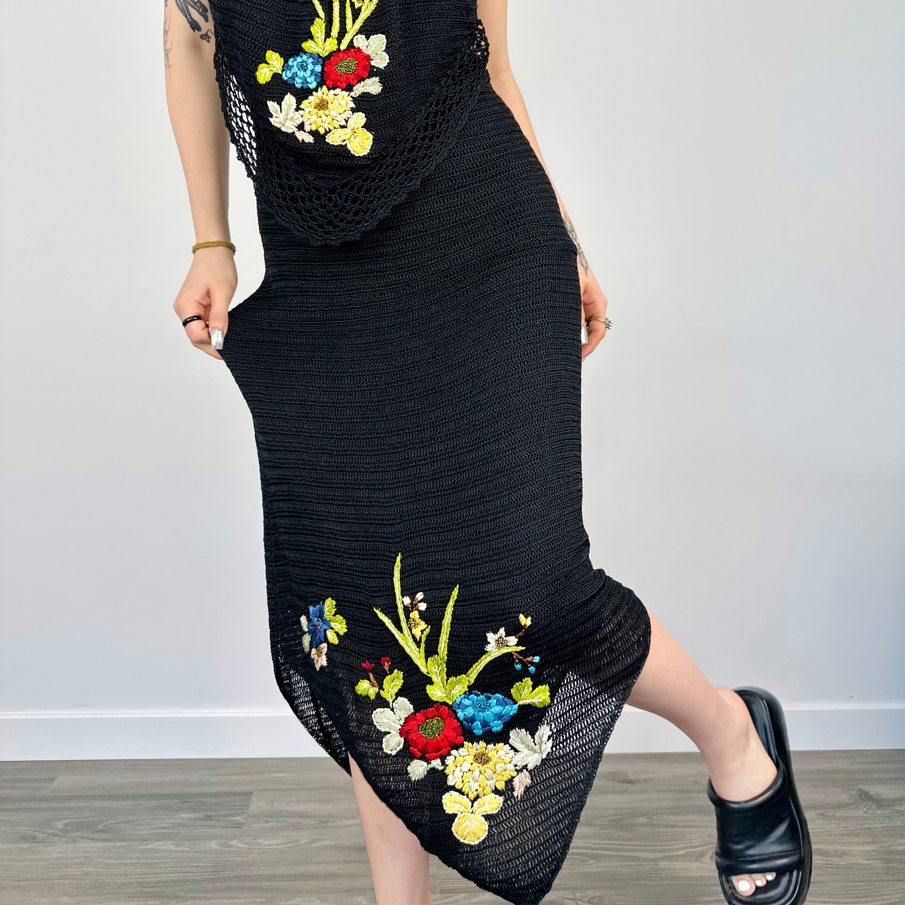 90s Crochet Embroidered Midi Dress (M) 90s Crochet Embroidered Midi Dress (M)