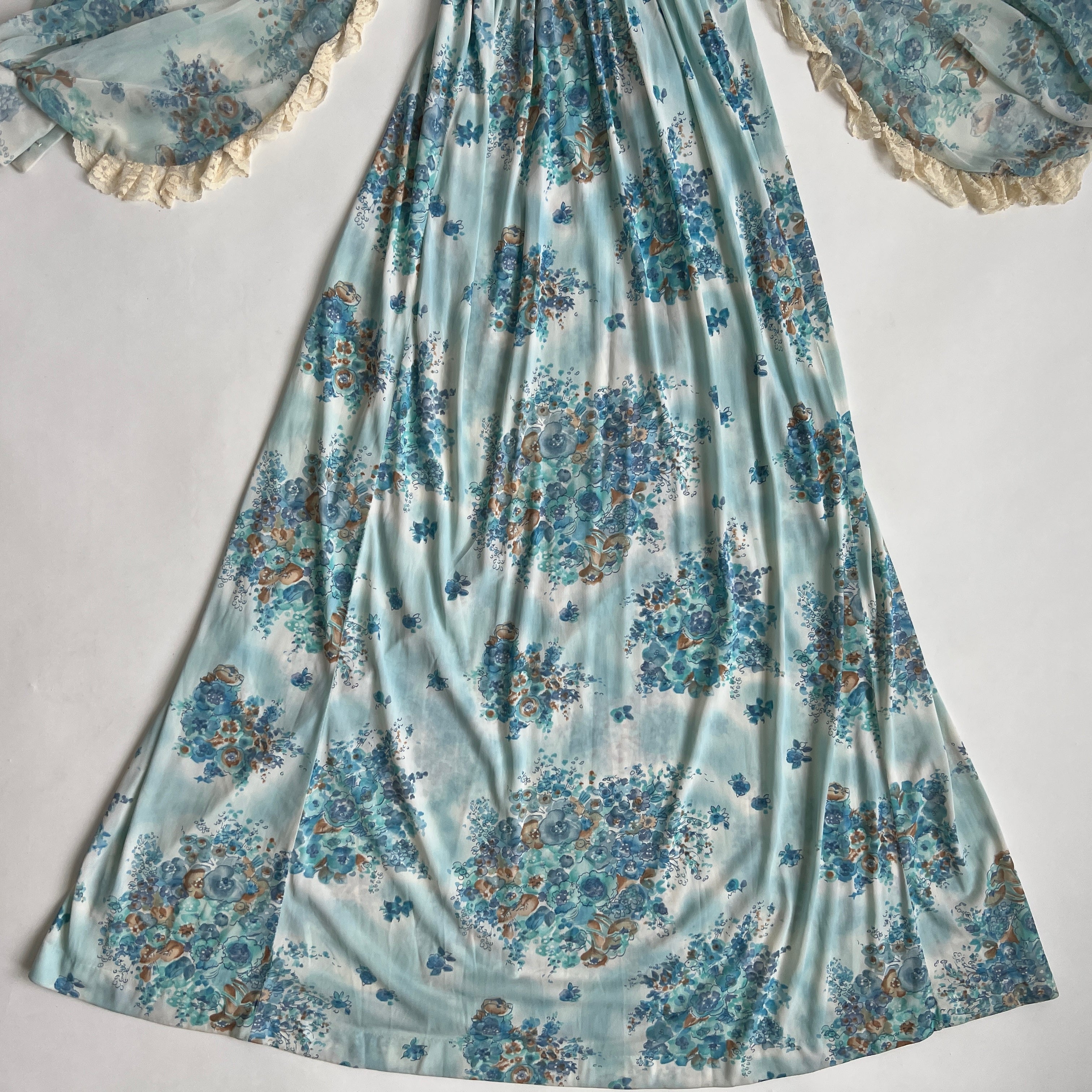 Vintage baby Blue floral maxi dress