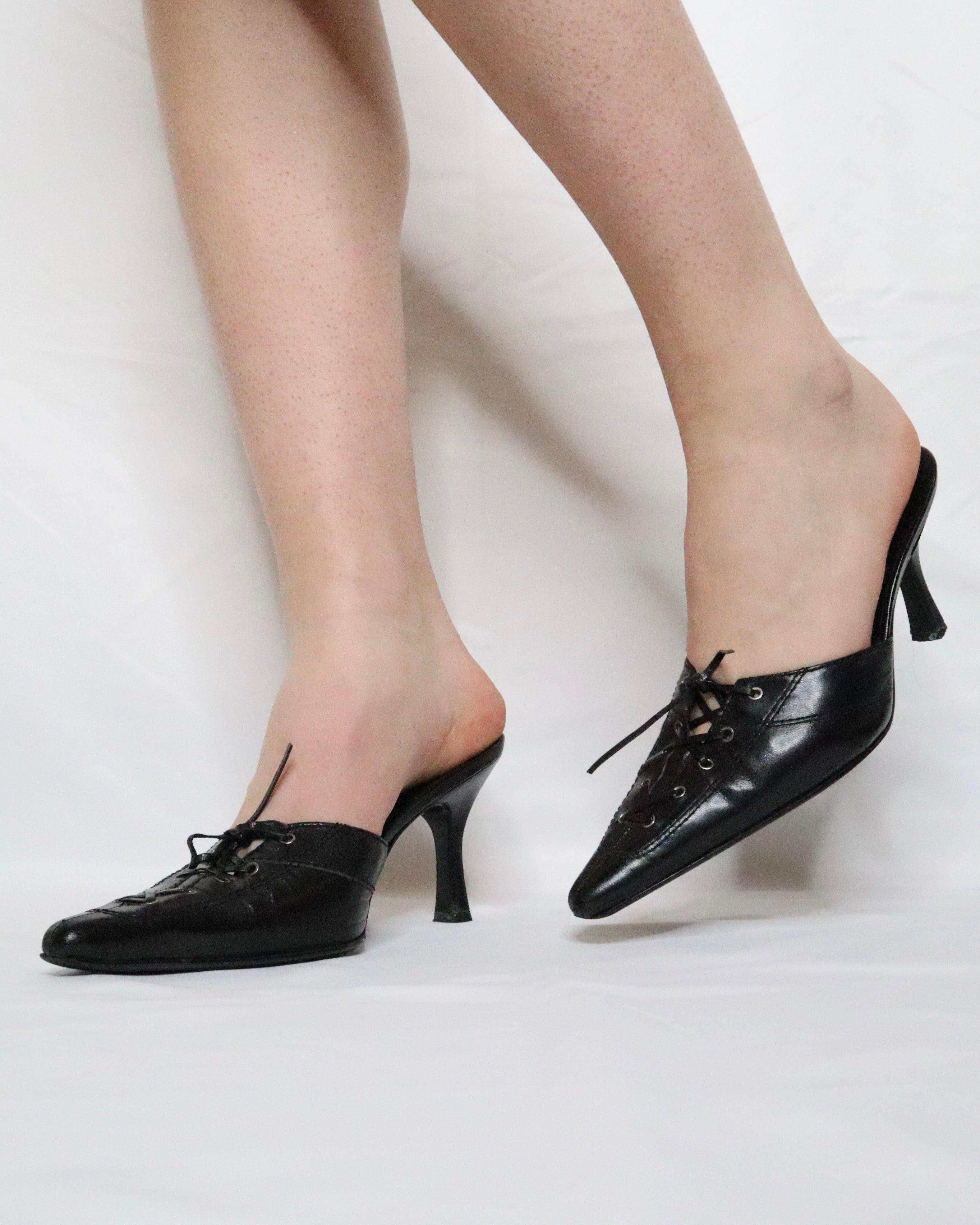 Pointed Toe Kitten Heels (6.5 US/37 EU)