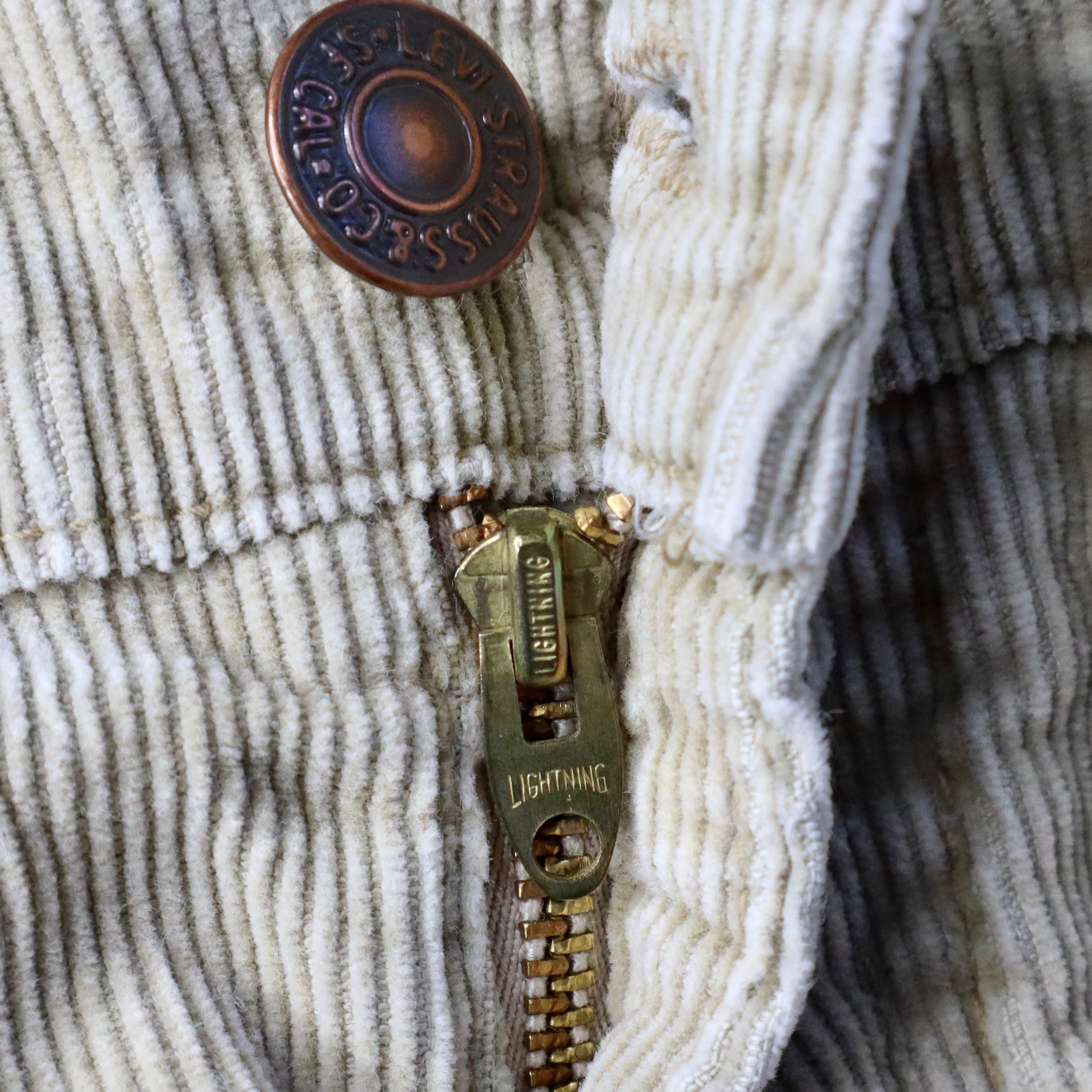 70s Beige Wide Leg Levi’s Pants (S)