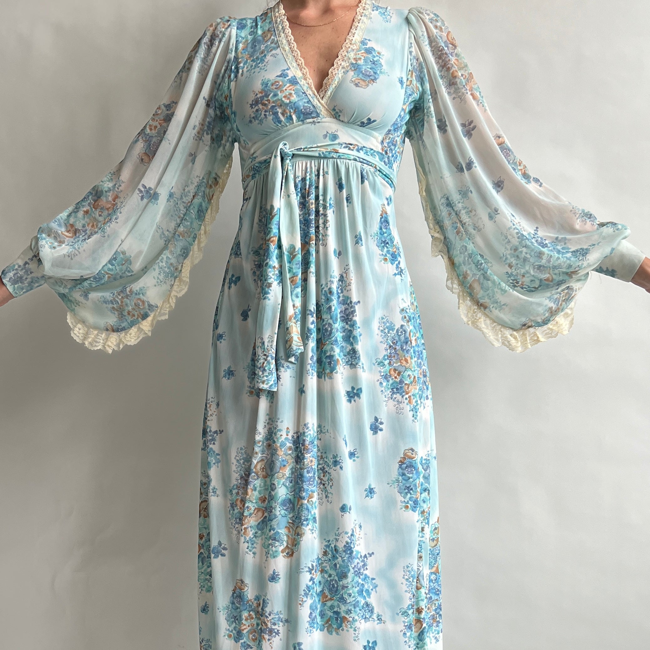 Vintage baby Blue floral maxi dress