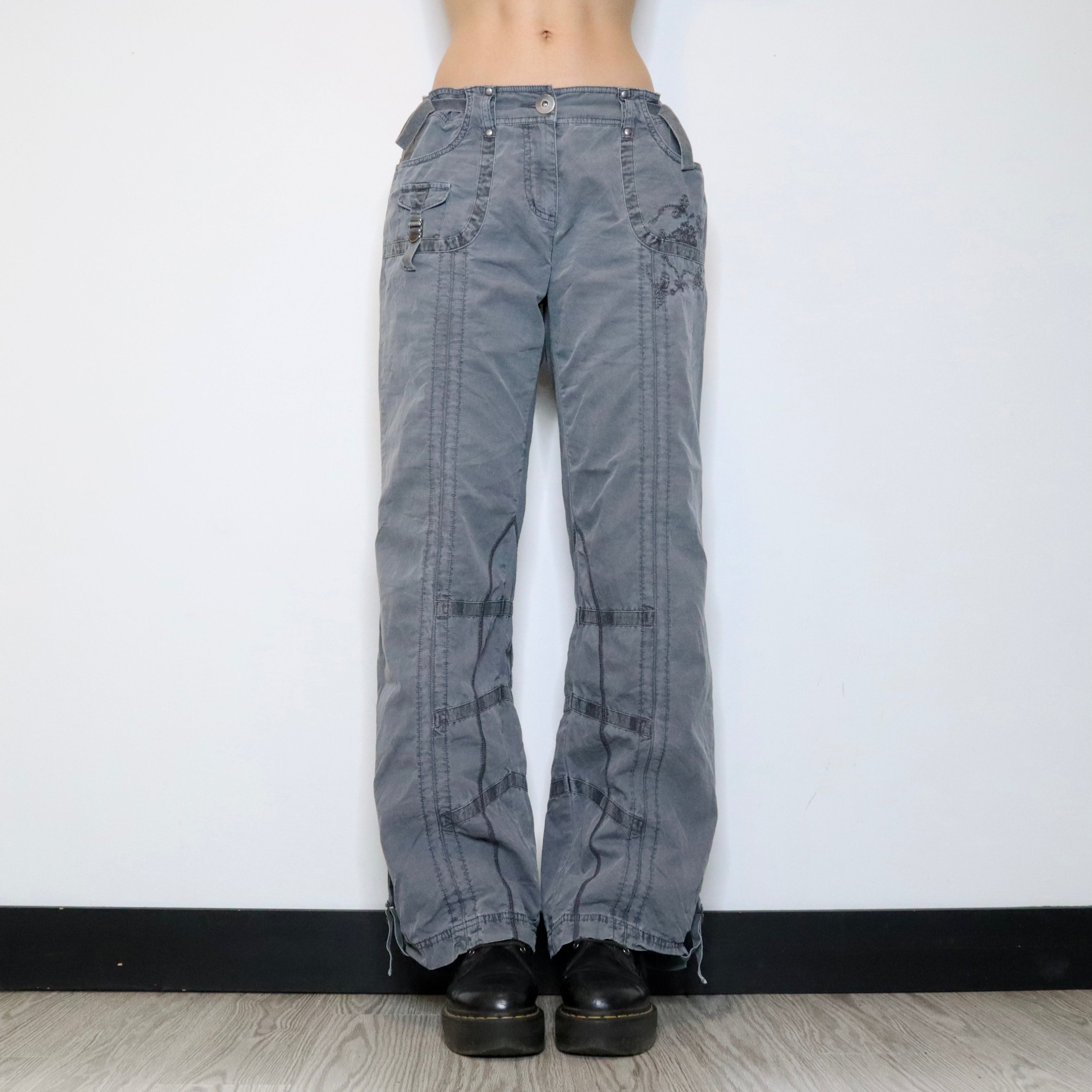 Baggy Gray Cargo Pants (Medium) 
