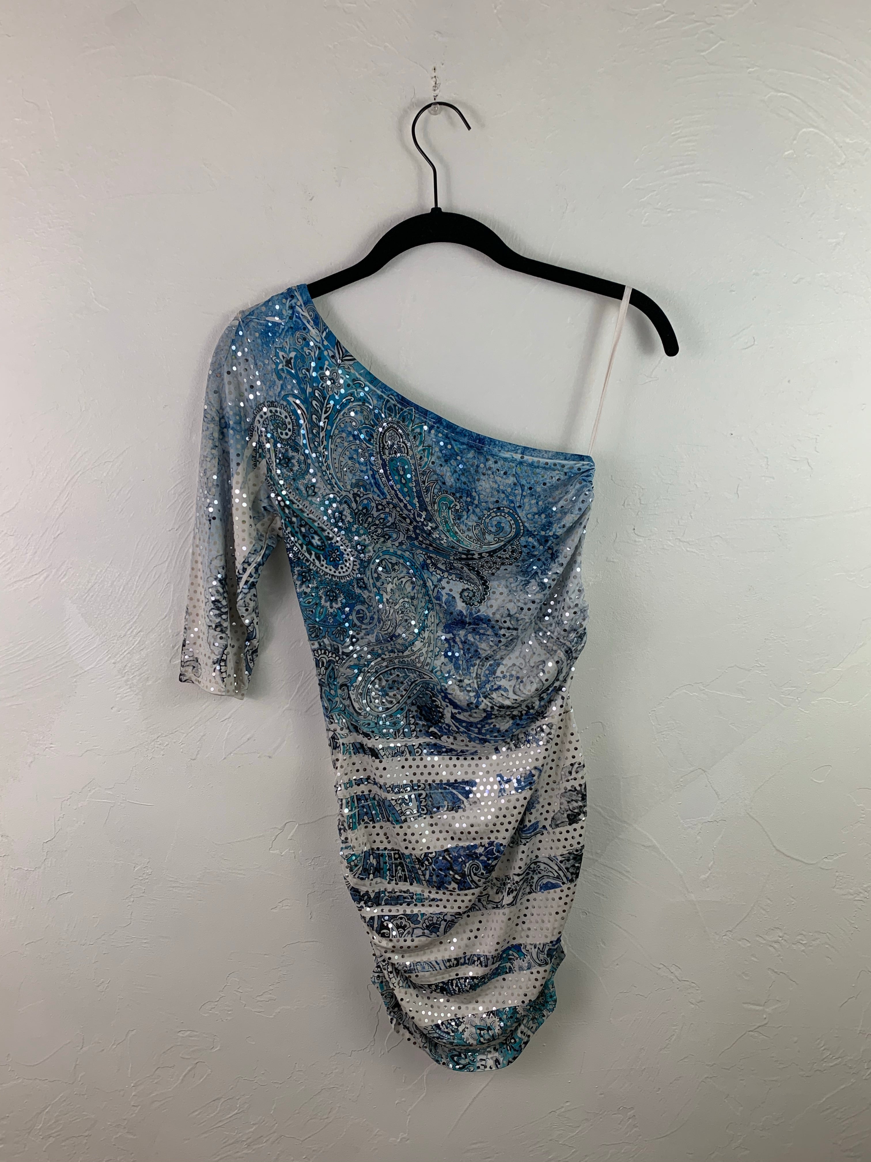 Lipstick textured one shoulder top