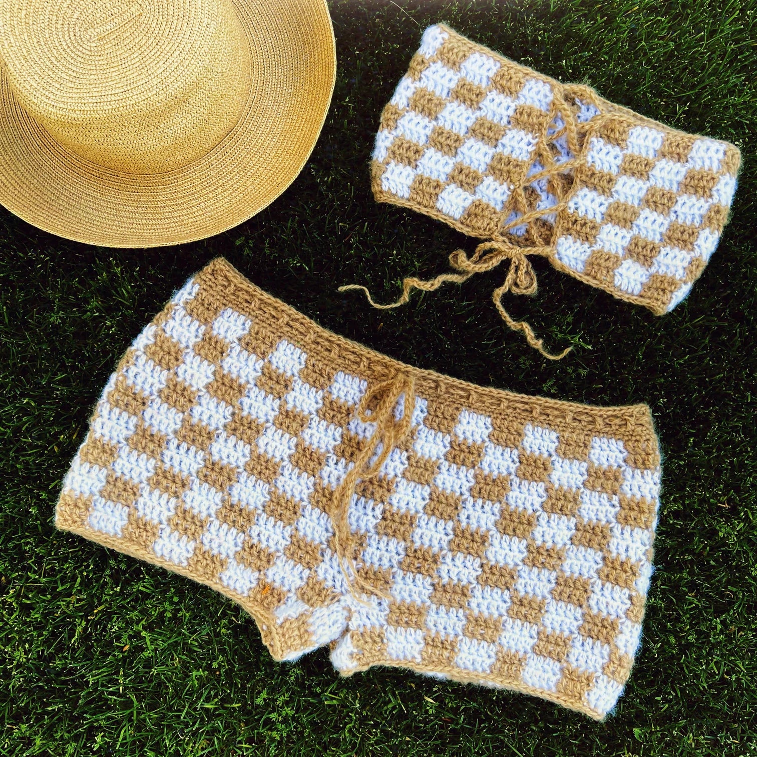 Checkered Latte Crochet Set