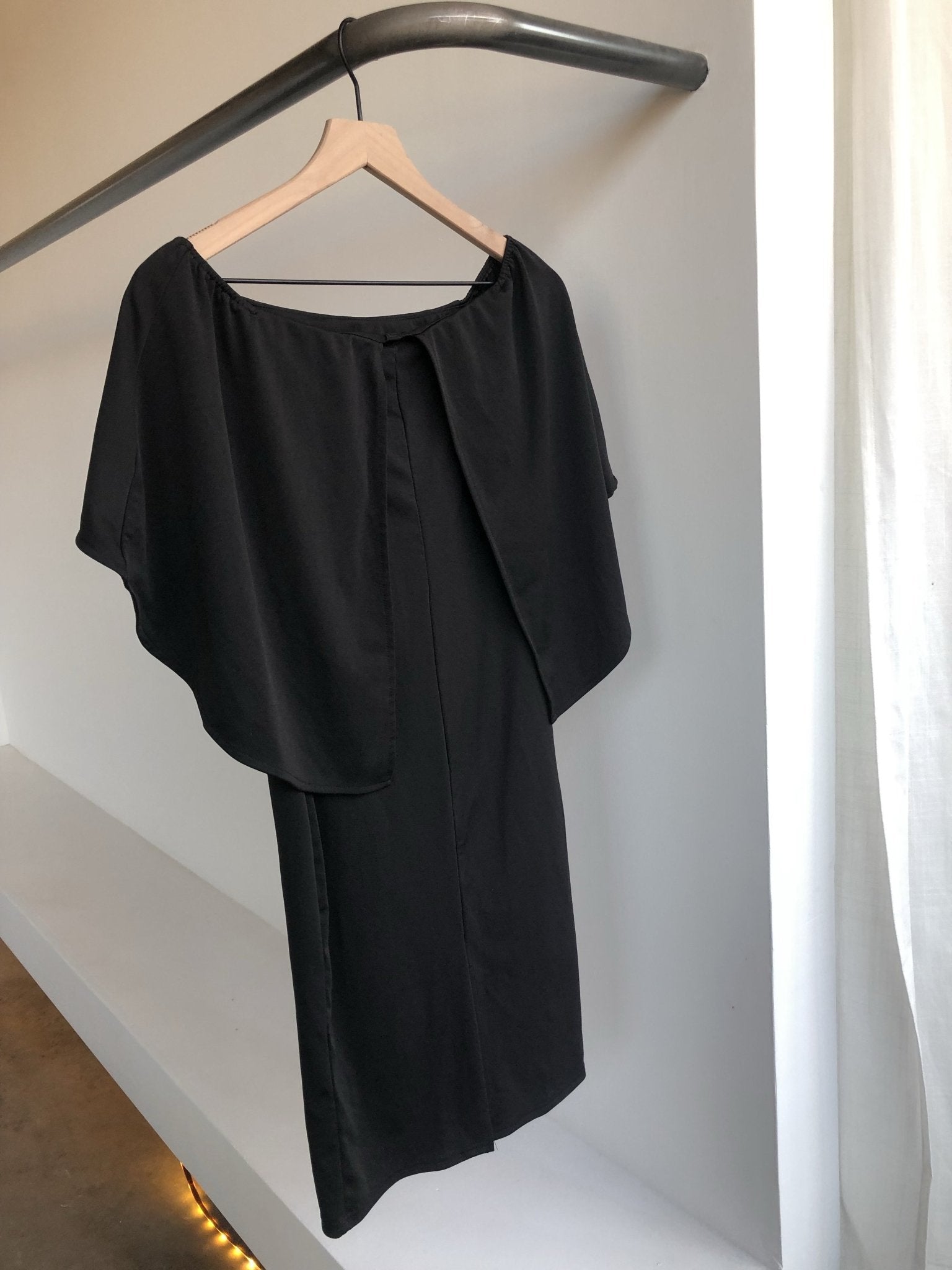 Cape midiDresses