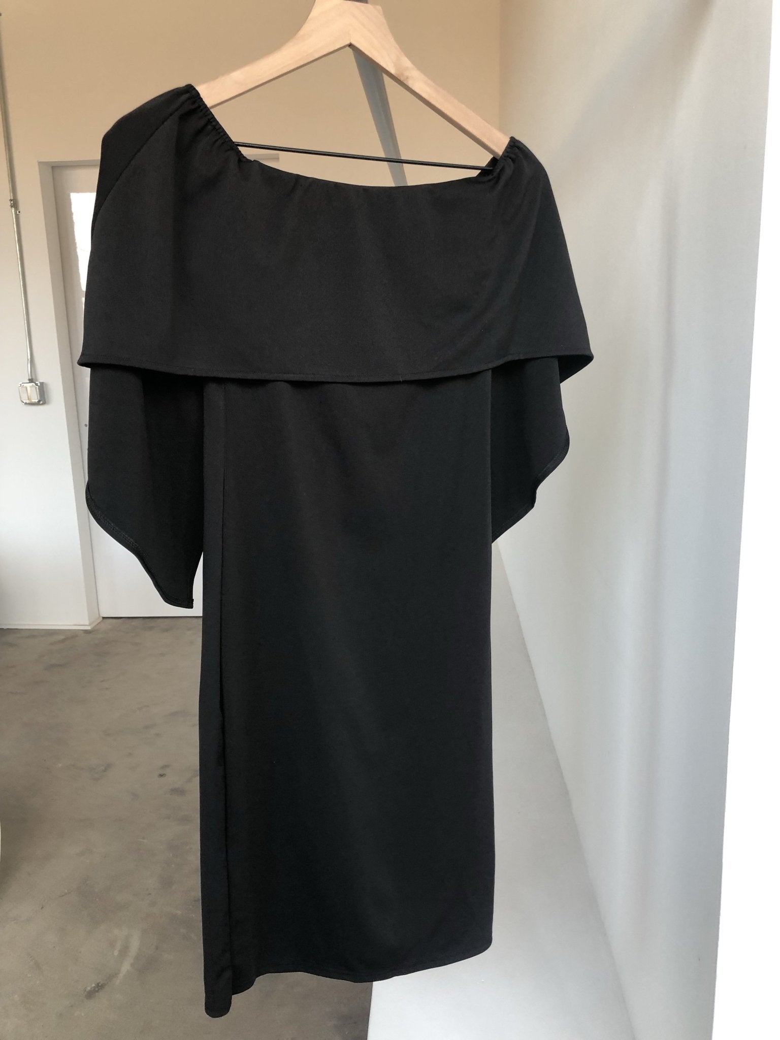 Cape midiDresses